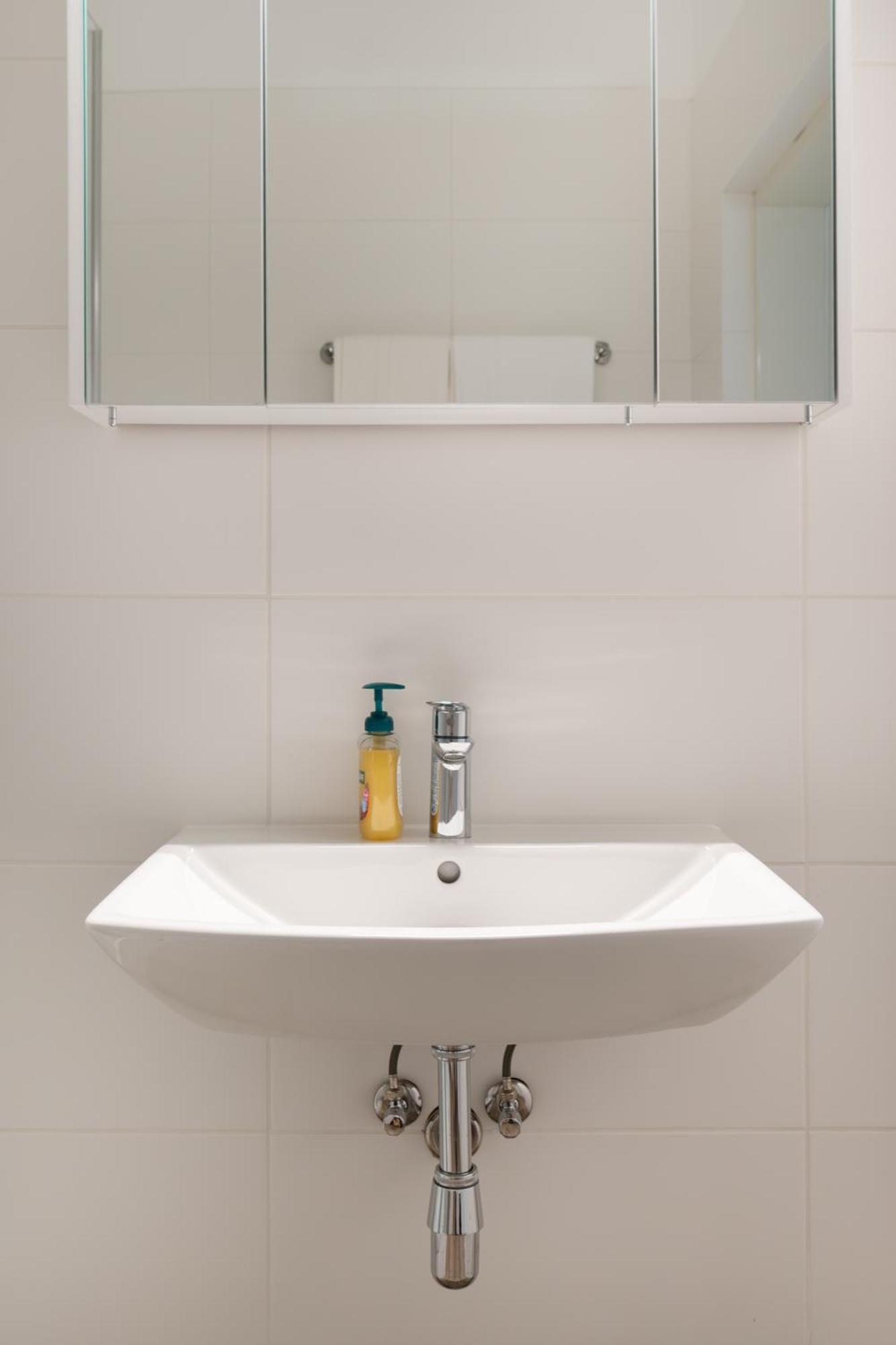 וינה Studio Apartment Near University מראה חיצוני תמונה