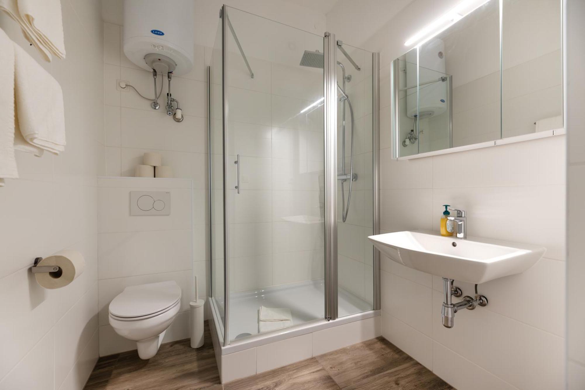 וינה Studio Apartment Near University מראה חיצוני תמונה