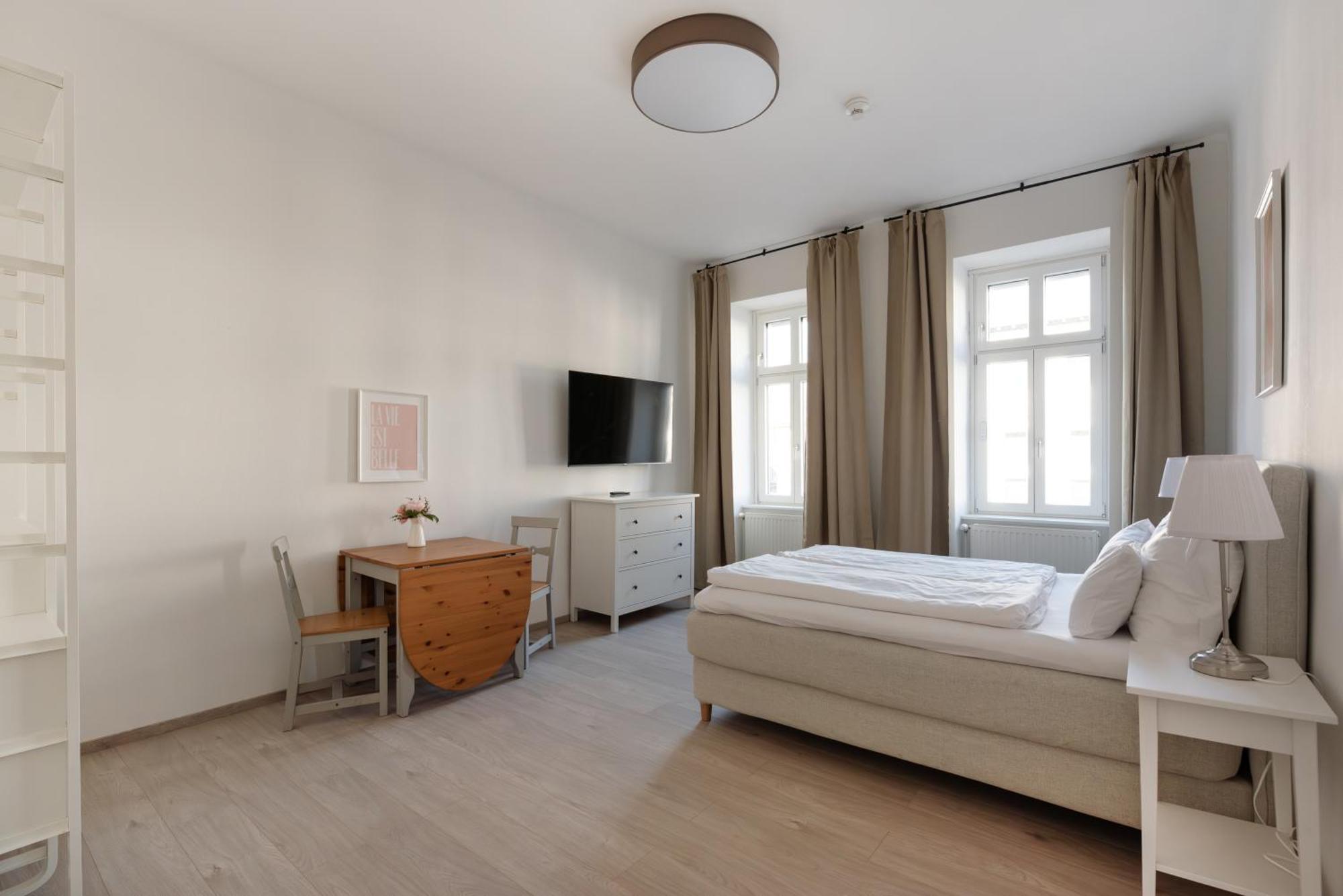 וינה Studio Apartment Near University מראה חיצוני תמונה