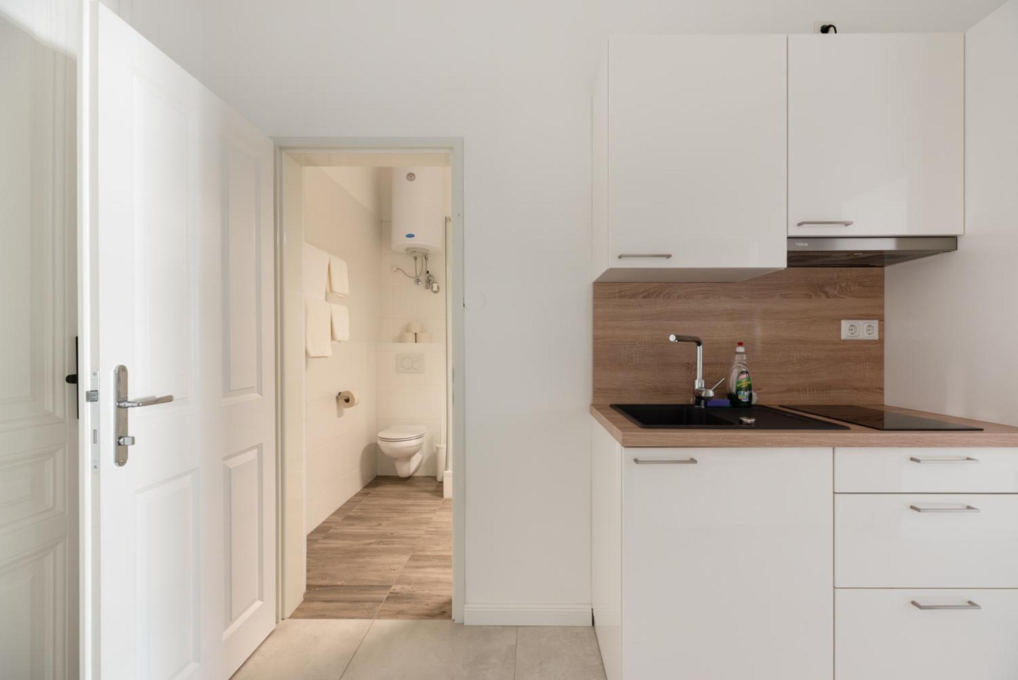 וינה Studio Apartment Near University מראה חיצוני תמונה