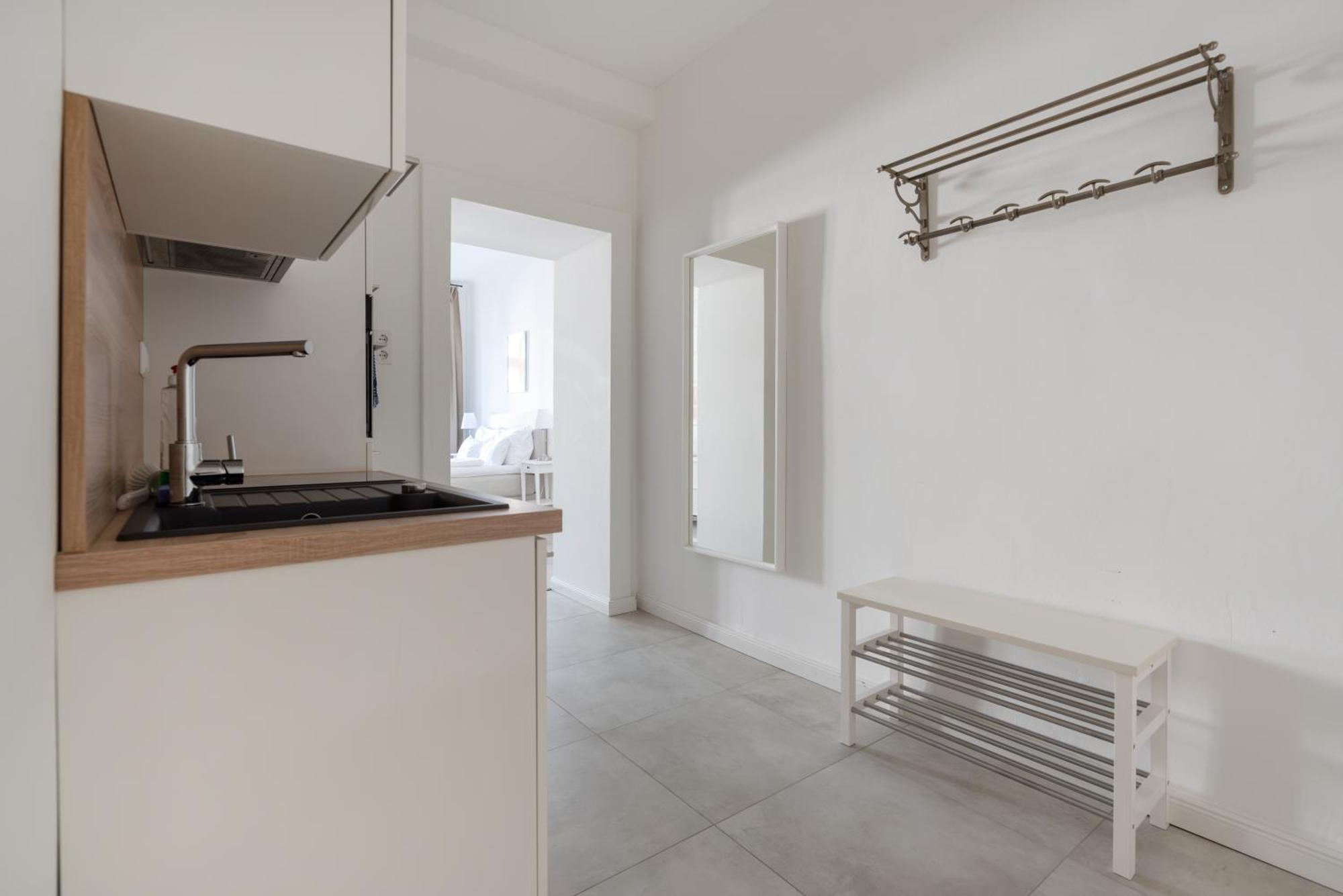 וינה Studio Apartment Near University מראה חיצוני תמונה