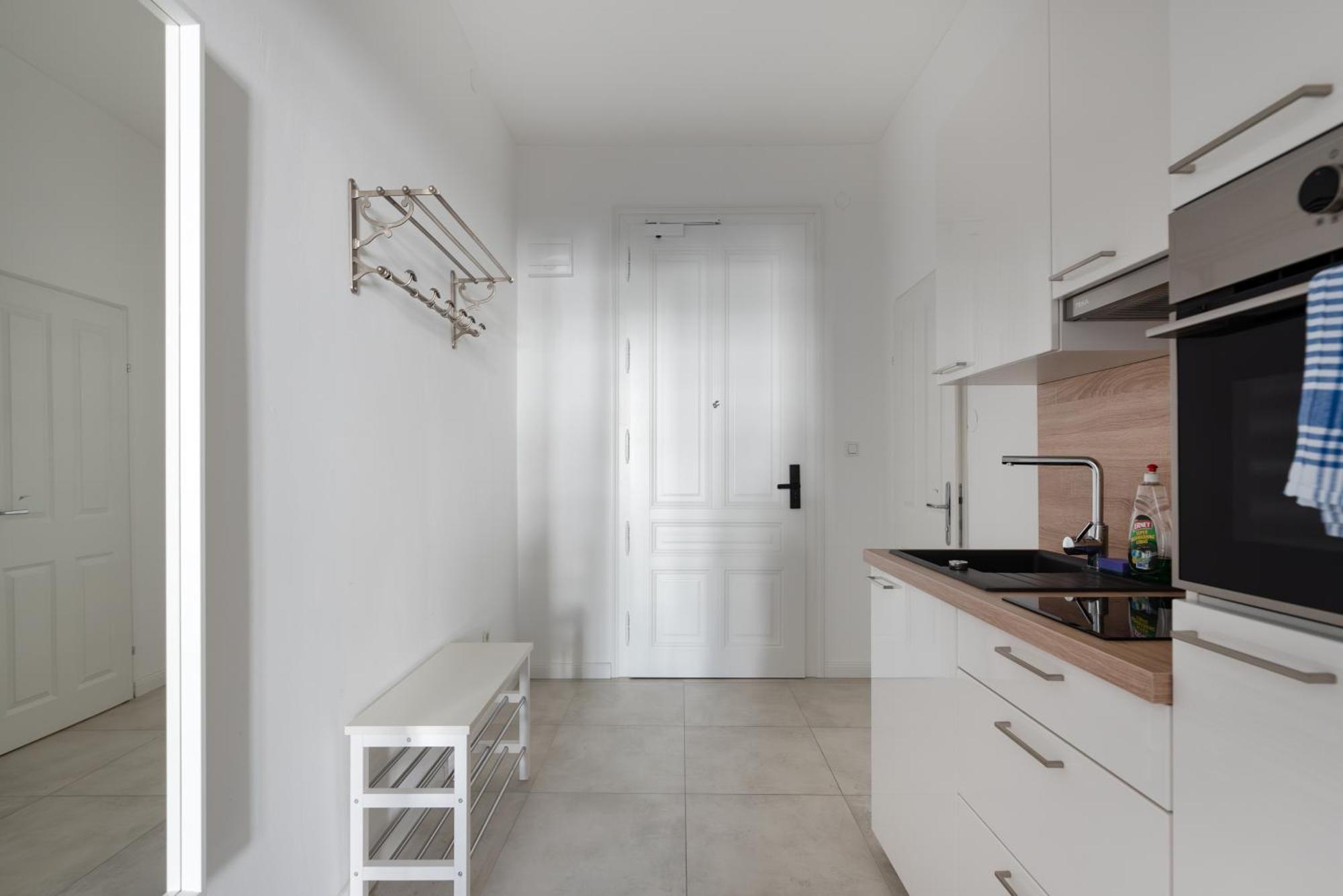 וינה Studio Apartment Near University מראה חיצוני תמונה
